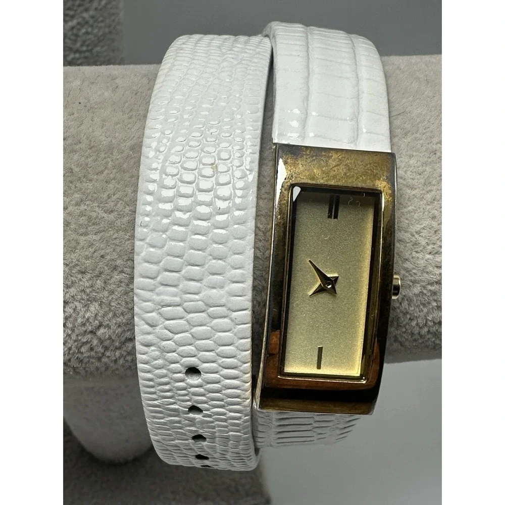 BCBGeneration Ladies Wrap Watch New Battery 17MM White‎ Leather Band S94